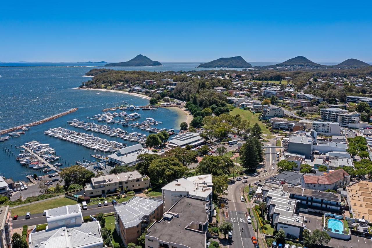 Nelson Towers Motel & Apartments Nelson Bay Exterior photo